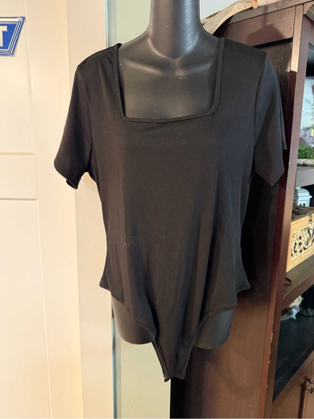 4/$16 SHEIN Black Square-Neck Short Sleeve Ribbed Bodysuit